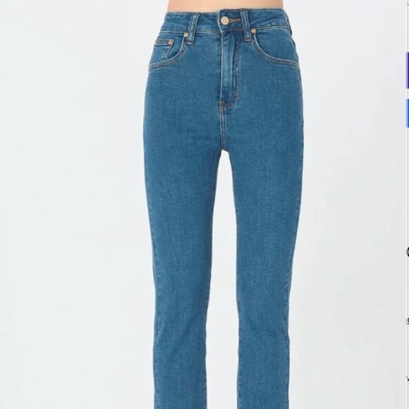 Old Navy Teenager Girl 14-Year-Old Blue Straight-Leg Jeans – Fits Women's S - Picture 1 of 4